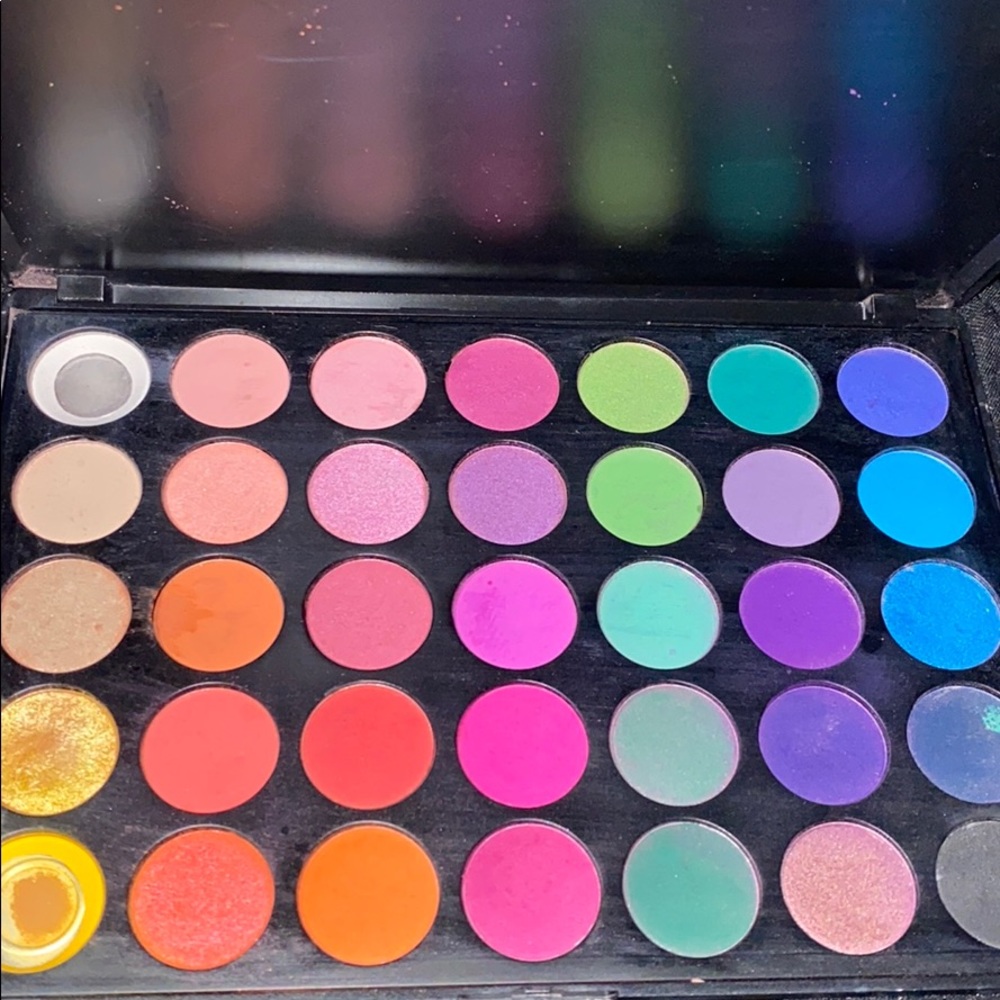 Morphe 35B eyeshadow palette